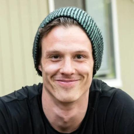 <em><strong>carlos </strong></em>